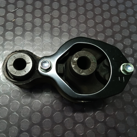 SOPORTE CENTRAL MAZDA 3 SKY